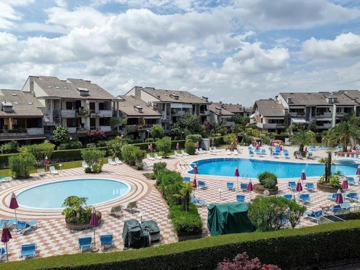 Apartment With Garden And Grill - Green Residence Sirmione Desenzano del Garda Zewnętrze zdjęcie