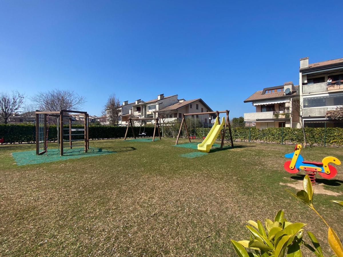 Apartment With Garden And Grill - Green Residence Sirmione Desenzano del Garda Zewnętrze zdjęcie