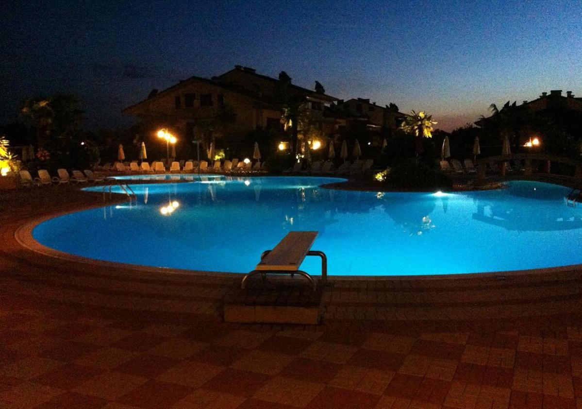 Apartment With Garden And Grill - Green Residence Sirmione Desenzano del Garda Zewnętrze zdjęcie