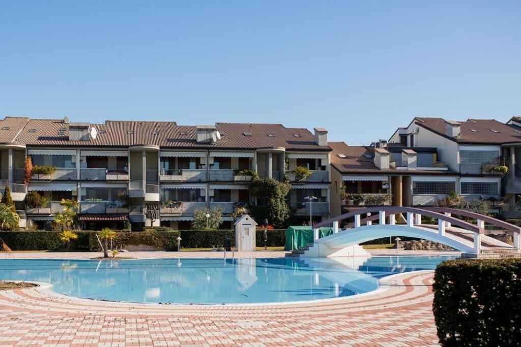Apartment With Garden And Grill - Green Residence Sirmione Desenzano del Garda Zewnętrze zdjęcie